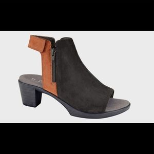 Sexy Naot Comfort Sandals in perfect condition!